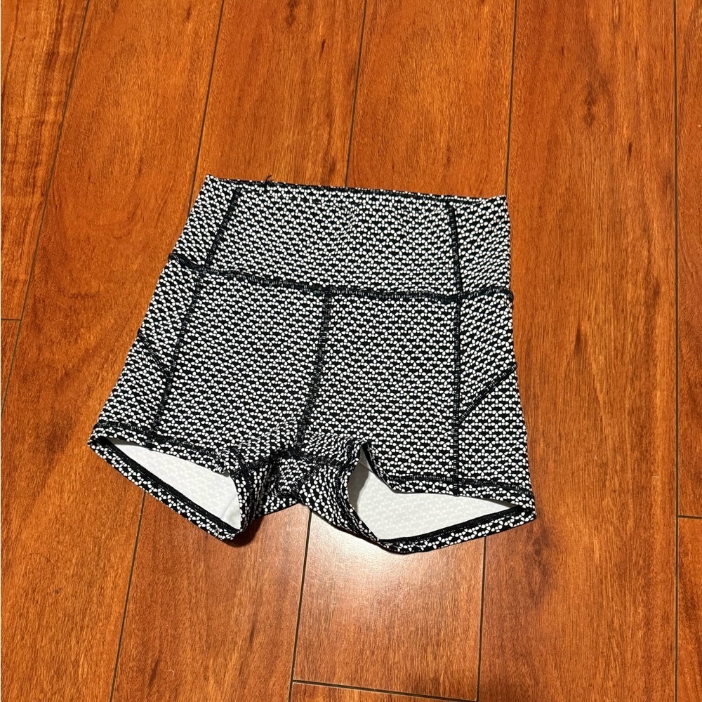 lululemon athletica Black & White Knit-Pattern High-Rise Bike Shorts